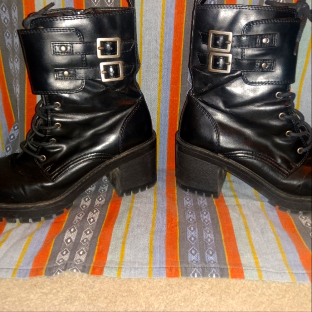 Y2K Mudd boots